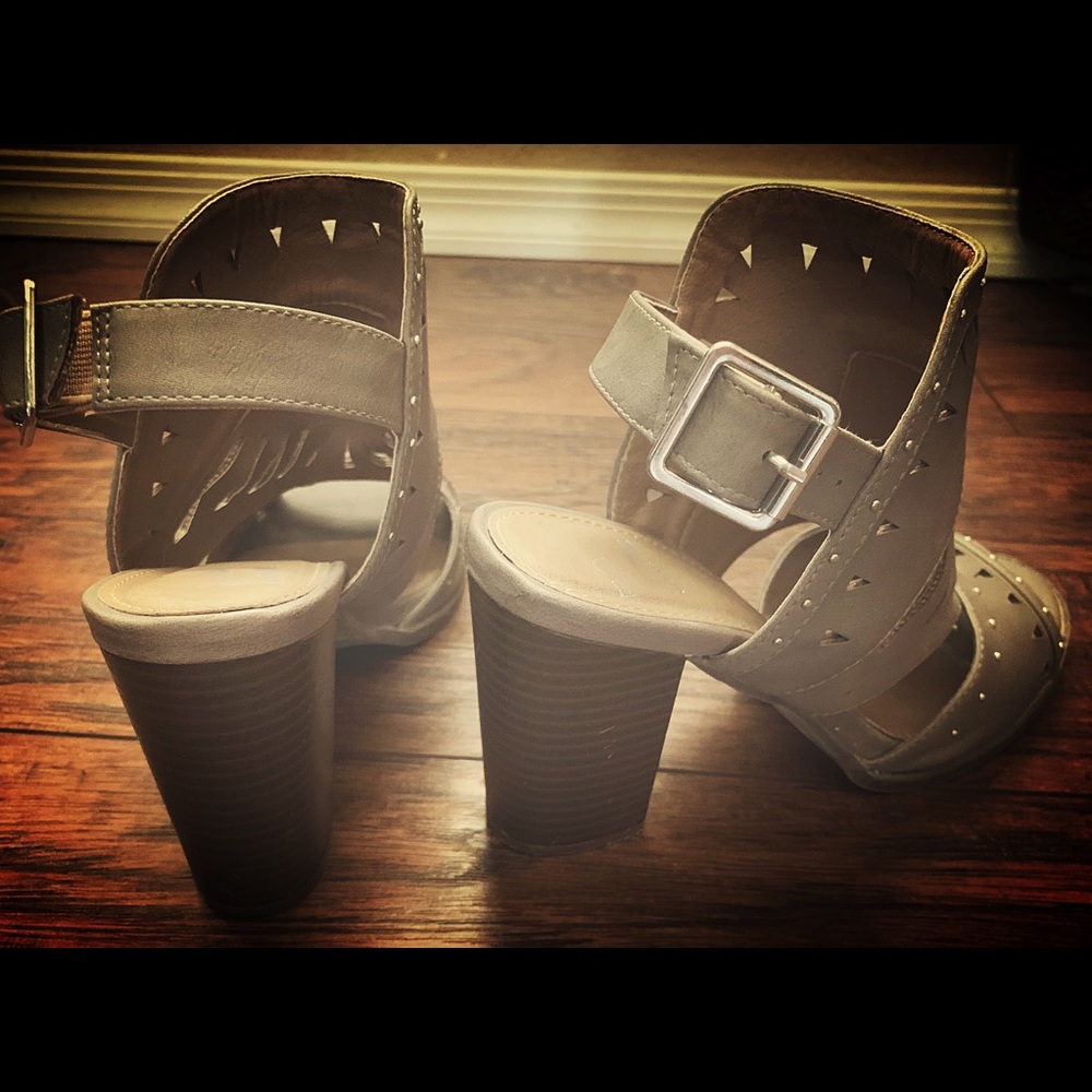Not Rated Heels - Picture 2 of 3